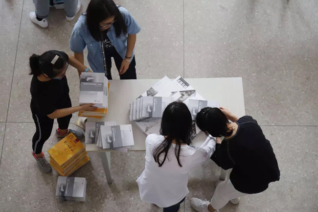 23、第二届图书艺术造型 图4.jpg