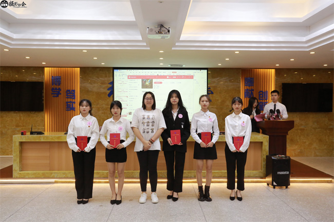 图7：谢雨颖、吴茵、梁绮琪、黄嘉慧、王韵婷同学荣获优秀奖.jpg